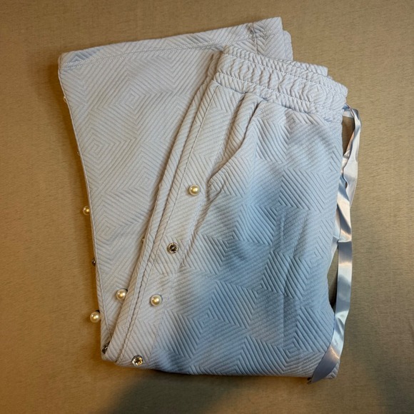 Simply Southern Pants - Simply Southern Light Blue Quilted Capri Pants Pearl Rhinestone Snap Large NEW